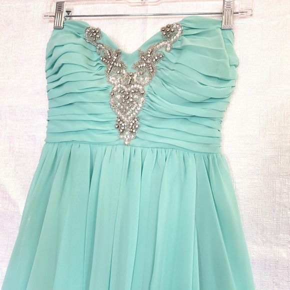 Jodi Kristopher Strapless Formal Dress - Picture 4 of 5